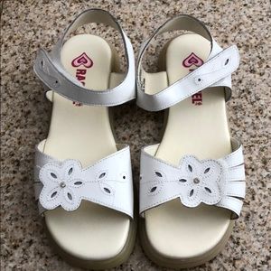 Brand New Rachel Shoes Sandals Size 4